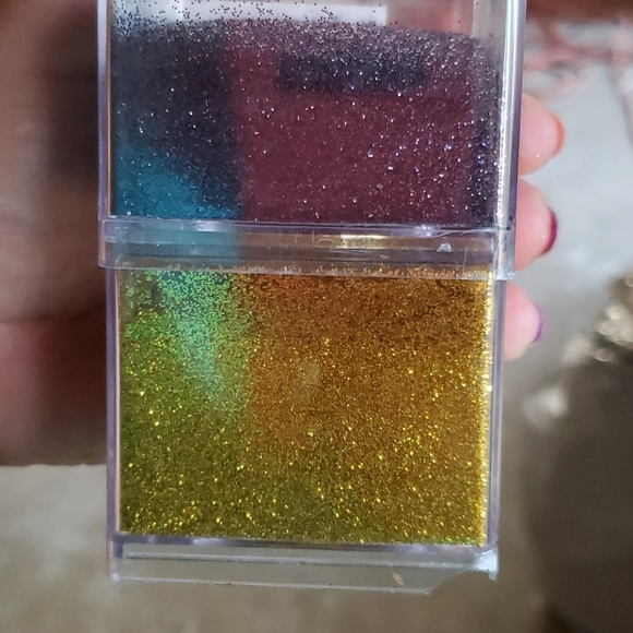 Skull Keychain - Picture 5 of 9